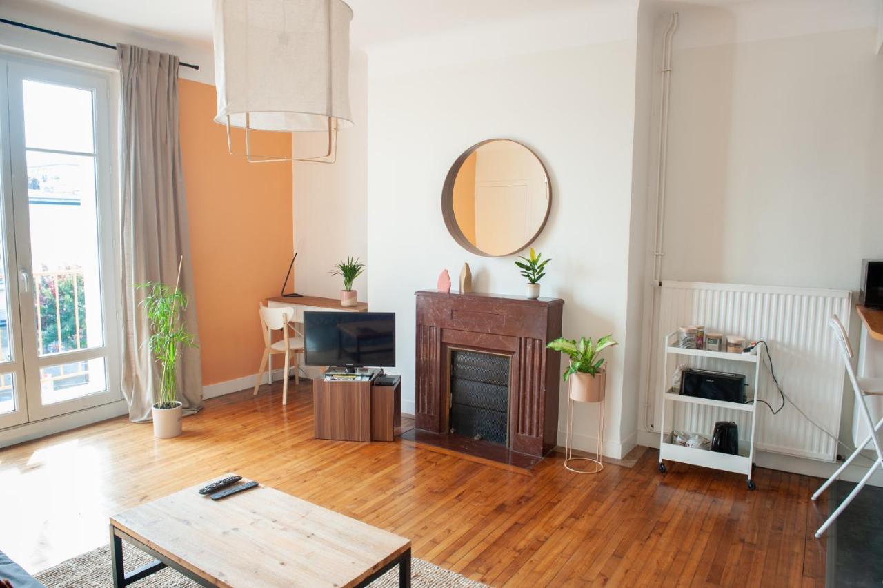 Appartement Spacieux Avec Balcon Et Parking Brest Exterior foto